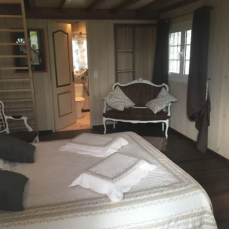 Bed & Breakfast Maison Laratger 3*