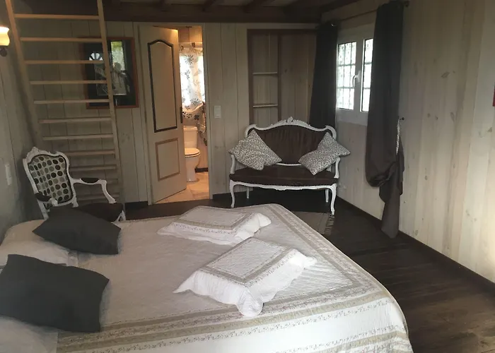 Bed & Breakfast Maison Laratger 3*