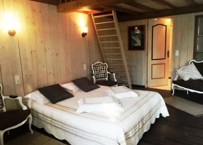 Maison Laratger 3*